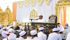 
Pjs. Bupati Sidoarjo, Muhammad Isa Ansori, turut hadir di tengah-tengah ribuan jamaah (IST)