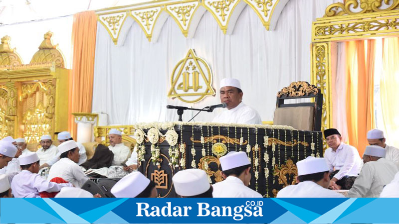 
Pjs. Bupati Sidoarjo, Muhammad Isa Ansori, turut hadir di tengah-tengah ribuan jamaah (IST)