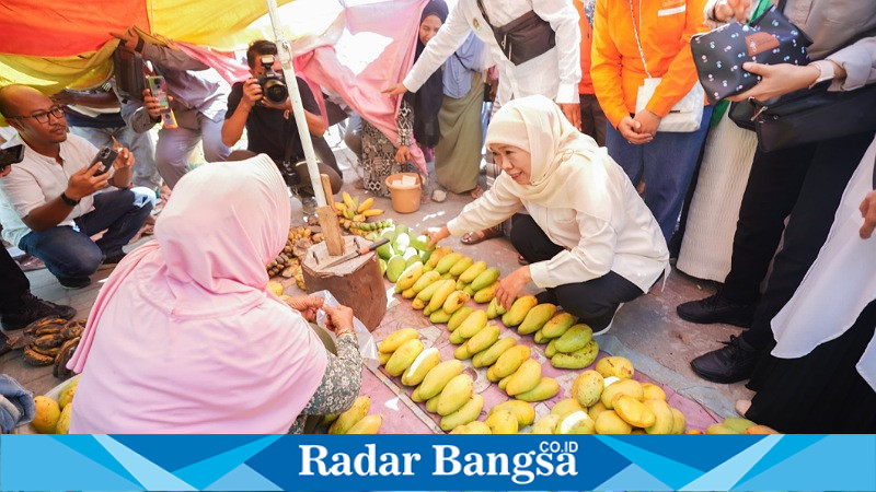 Jelang Debat Kedua, Khofifah Tetap Blusukan : 'Insya Allah Kami Siap dan On The Right Track'
