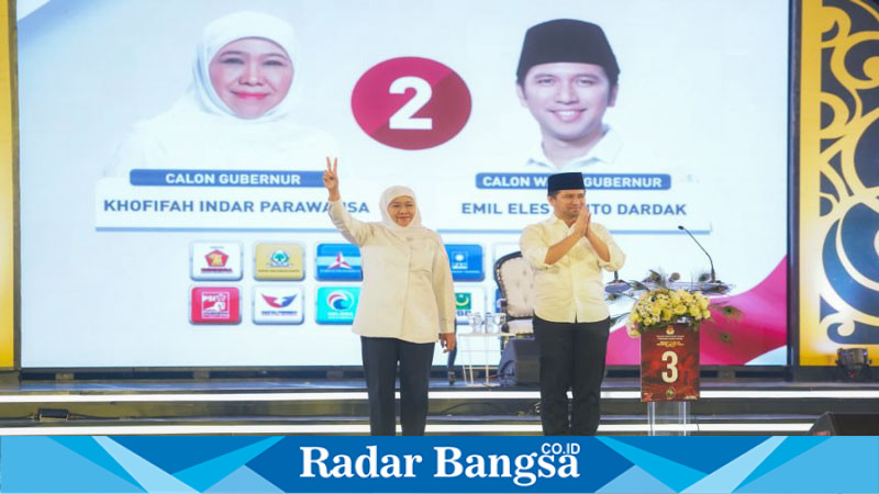 Pasangan Calon Gubernur Jawa Timur Nomor Urut 2, Khofifah Indar Parawansa dan Emil Elestianto Dardak, sukses mengakhiri debat pamungkas Pilgub Jatim 2024 yang digelar di Grand City Surabaya (hms)