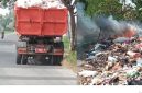 Tumpukan sampah  di pinggiran jalan (Dok foto Jayas)