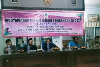 Camat Menganti Bagus Arif Jauhari, Kepala Desa Randupadangan Anhar, ketua BPD Zuhron serta Sekretaris desa Arif dalam acara Musrembangdes desa Randupadangan (IST)