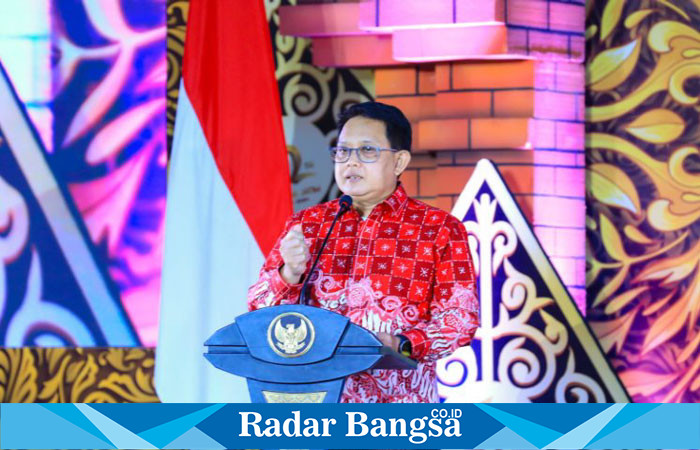 Pj.  Gubernur Jawa Timur, Adhy Karyono, memberikan apresiasi tinggi atas kontribusi dan kinerja Badan Pendapatan Daerah (IST)