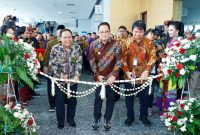 Pj. Gubernur Jawa Timur, Adhy Karyono, saat  membuka Pameran Pelayanan Publik (IST)