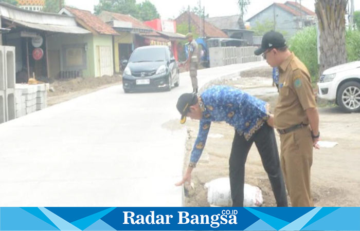 Plt. Bupati Sidoarjo, H. Subandi, SH, M.Kn., meninjau langsung pengerjaan proyek 