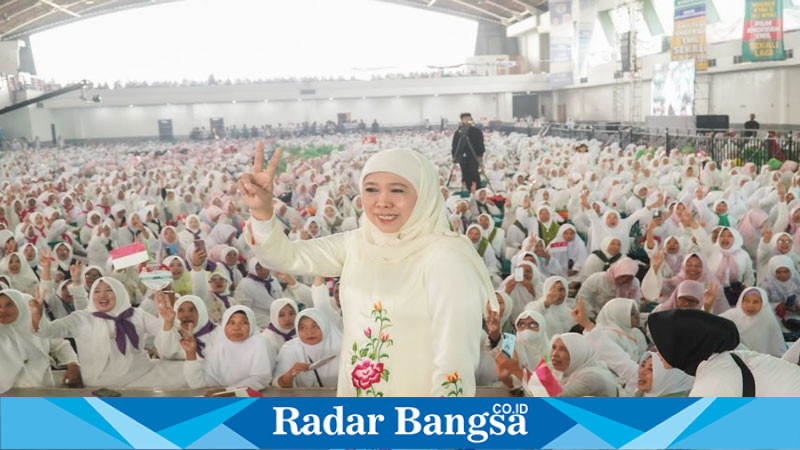 Puluhan Ribu Warga Gelar Dzikir dan Shalawat, Siap Kawal Kemenangan Khofifah - Emil di Pilgub Jatim 2024