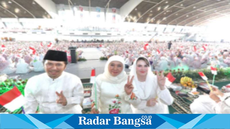Puluhan Ribu Warga Gelar Dzikir dan Shalawat, Siap Kawal Kemenangan Khofifah-Emil di Pilgub Jatim 2024
