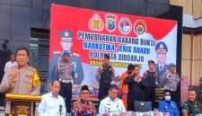 Polrestabes Sidoarjo pemusnahan barang bukti 30 kilogram sabu hasil tangkapan pada Juli 2024. 