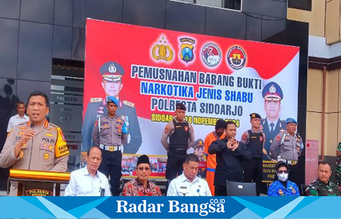 Polrestabes Sidoarjo pemusnahan barang bukti 30 kilogram sabu hasil tangkapan pada Juli 2024. 