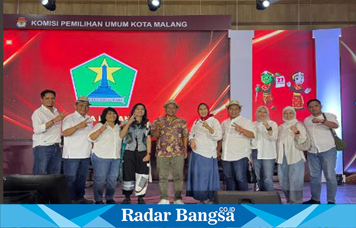 Paslon Wali Kota Malang Sam HC- Ganis bersama Tiga Pilar Partai PDIP Kota Malang, Ketua Tim Pemenangan, dan Relawan (IST)