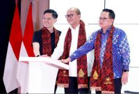 Acara peresmian dengan penekanan tombol sirine oleh Menteri Investasi, didampingi Pj Gubernur Jatim serta Presiden Direktur PT. HM Sampoerna (IST)