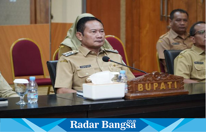 Bupati Lamongan Yuhronur Efendi mengikuti puncak peringatan Hari Hakordia  2024 secara  daring di Command Center Pemkab Lamongan (Dok Istimewa)