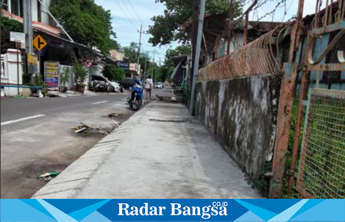 Benahi Sistem Drainase di Jalan Pandan