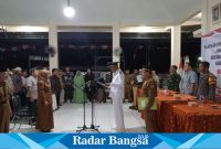 Kepala Desa Banjaran Kasmadi melantik dan mengambil sumpah jabatan Eka Yuni Amalia sebagai Kepala Urusan Perencanaan (IST)