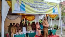 Sekda kabuapten  Asahan Drs Zainal Arifin Siagian membuka  Louncing  gerakan serentak uji coba  makan bergizi gratis bagi anak didik (Dok Foto RadarBangsa.co.id/Joko)