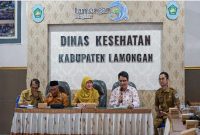 Kepala Bidang Kesehatan Masyarakat Dinas Kesehatan Kabupaten Lamongan, Indra Tsani, saat Kabupaten Sumbawa Barat dan Kabupaten Trenggalek yang melakukan studi banding