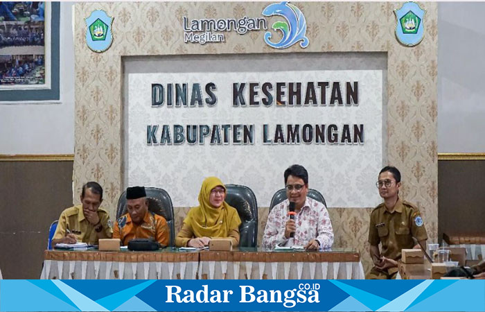 Kepala Bidang Kesehatan Masyarakat Dinas Kesehatan Kabupaten Lamongan, Indra Tsani, saat Kabupaten Sumbawa Barat dan Kabupaten Trenggalek yang melakukan studi banding