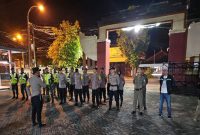 Kapolsek Tikung, IPTU Tulus Haryanto, S.E., M.H., saat memimpin  Apel Siaga di pendopo  kecamatan  Tikung, Minggu (31/12/2024) (ist)