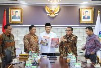 Ketua Umum Firdaus, menggelar audensi bersama Menteri Sosial Republik Indonesia, Drs. H. Saifullah Yusuf, di Ruang Kerja Menteri Sosial, Gedung Kementerian Sosial, Jakarta (hms SMSI Pusat)