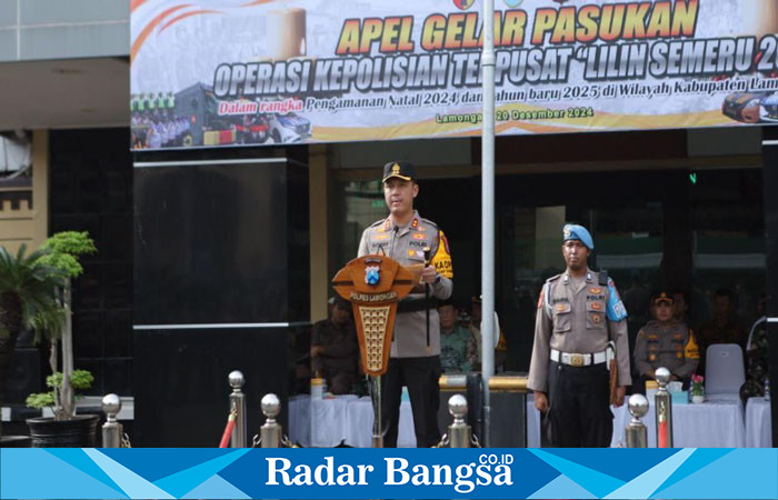 Kapolres Lamongan, AKBP Bobby Adimas Candra Putra saat pimpin apel (IST)