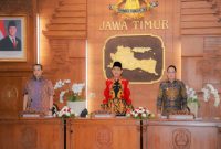 Pj. Gubernur Jawa Timur, Adhy Karyono, saat menerima kunjungan kerja reses Komisi II DPR RI Masa Persidangan I Tahun Sidang 2024-2025 di Gedung Negara Grahadi, Surabaya (IST)