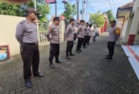 Kapolsek Tikung, IPTU Tulus Haryanto, S.E., M.H., memimpin apel pagi di halaman Mapolsek Tikung (ist)