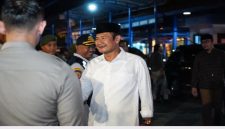 Pak Yes, bersama Forkopimda  Kabupaten Lamongan melakukan pemantauan di sejumlah titik pos pelayanan (ist)