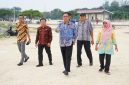 Bupati Lamongan Yuhronur Efendi, melanjutkan program penghijauan di Kawasan Lapangan Gajah Mada (ist)