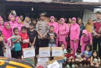 Kepolisian Sektor  Kebonagung, Polres Demak, melaksanakan kerja bakti dan salurkan bantuan (ist)