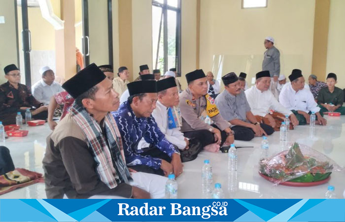 Kapolsek Tikung, Iptu Tulus Haryanto, S.E., M.H., hadiri peresmian bersama  Kemenag Kabupaten Lamongan, H.M. Muslihin Mufa, dan Camat Tikung, Sujirman Sholeh, S.E., M.M.(ist)