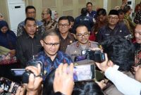 Pj. Walikota Batu Aries Agung Paewai, Kapolres Batu, Kajari Batu, Ketua DPRD Batu, saksikan statemen Pj. Walikota pada awak media (ist)