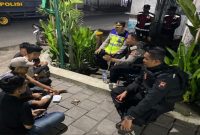 Kasat Samapta Polres Demak, AKP Wasito, saat mengingatkan para remaja (ist)