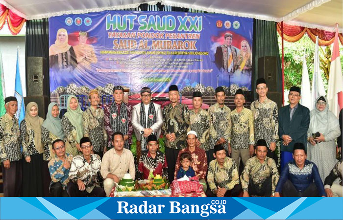 Bupati Lamongan Yuhronur Efendi hadiri acara peringatan HUT ke-XXI Ponpes Saud Al Mubarok (ist)