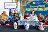 Pj  Gubernur Jawa Timur, Adhy Karyono, mendampingi Menteri Komunikasi dan Digital Republik Indonesia, Meutya Viada Hafid, dalam kunjungan kerja ke Kampung Wisata Keramik Dinoyo, Kota Malang (ist)