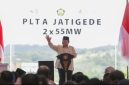 Dalam sambutannya, Presiden Prabowo juga menyampaikan pentingnya pemanfaatan potensi EBT guna memenuhi kebutuhan energi dalam negeri. Dia yakin bahwa ketersediaan pasokan listrik yang andal, bersih, dan terjangkau membuat industri akan semakin tumbuh subur dan investasi akan mengalir ke Indonesia. (ist)