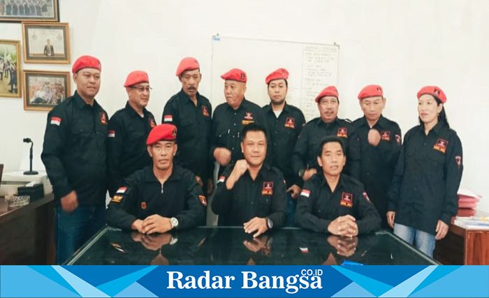 Ketua DPC GRIB JAYA Kota Batu Suliono, SH.,M.Kn, bersama anggota (ist)