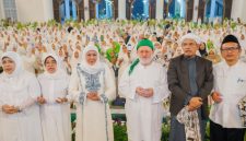 Masjid Nasional Al Akbar Surabaya menggelar kajian tafsir Al Jailani menghadirkan langsung ulama besar, Syaikh Assayyid Prof. Dr. Muhammad Fadhil Al Jailani (hms)