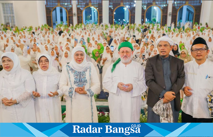 Masjid Nasional Al Akbar Surabaya menggelar kajian tafsir Al Jailani menghadirkan langsung ulama besar, Syaikh Assayyid Prof. Dr. Muhammad Fadhil Al Jailani (hms)