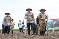 Kapolres Lamongan AKBP Bobby A. Condroputra, S.H., S.I.K., M.Si., bersama Forkopimda Kabupaten Lamongan (ist)