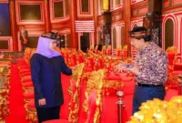 Gubernur Jawa Timur, Khofifah Indar Parawansa mengunjungi Kraton Majapahit Jakarta yang berlokasi di Jalan Raya Mabes Hankam No. 45, Ceger, Kecamatan Cipayung (hms)