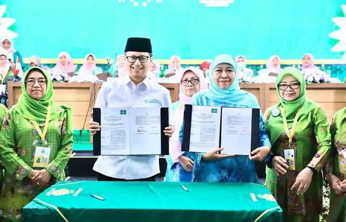 Menkes dan Ketua Umum PP Muslimat NU Khofifah Indar Parawansa melakukan penandatanganan nota kesepahaman (ist)