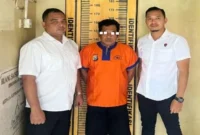 Seorang Ketua RT di Desa Sungelebak, Kecamatan Karanggeneng saat diamankan (ist)