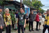 Bupati Kendal Dyah Kartika Permanasari bersama Wakil Bupati Benny Karnadi meninjau perbaikan  ruas jalan kabupaten (IST)