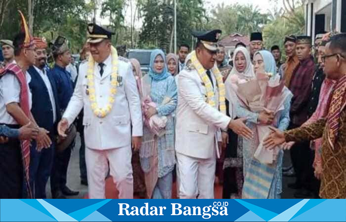 Bupati Asahan Taufik Zainal Abidin dan Wakil Bupati Asahan Rianto disambut dengan penuh antusias oleh jajaran Pemerintah Kabupaten Asahan serta masyarakat (ist)