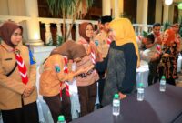 Gubernur Jawa Timur Khofifah Indar Parawansa menggelar acara buka puasa bersama dengan pilar sosial dan pramuka di Gedung Negara Grahadi (hms)