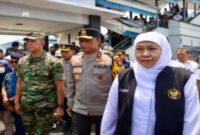Kapolda Jawa Timur, Irjen Pol Drs. Nanang Avianto, M.Si, bersama Gubernur Jawa Timur, Khofifah Indar Parawansa, serta Pangdam V/Brawijaya, Mayjen TNI Rudy Saladin, melakukan pengecekan di Pos Terpadu ASDP Pelabuhan Ketapang (hms)