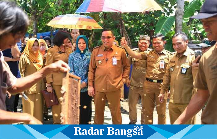 Wali Kota Probolinggo, dr. Aminuddin, bersama Ketua Tim Penggerak PKK Kota Probolinggo, dr. Evariani, beserta rombongan, melakukan kunjungan ke beberapa ikon yang ada di Kelurahan Jrebeng Lor (IST)