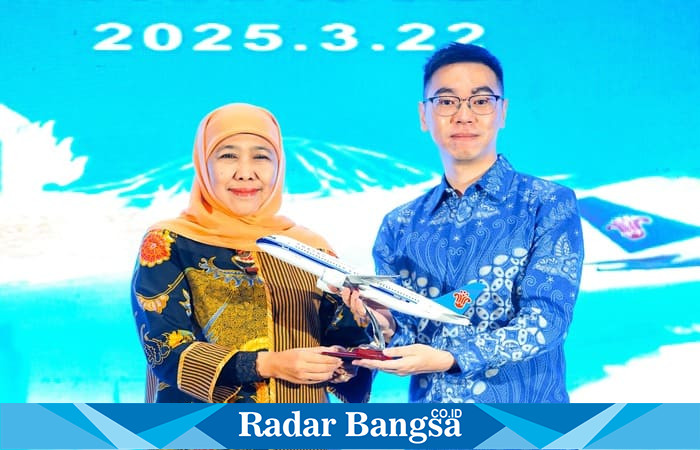 Gubernur Jawa Timur, Khofifah Indar Parawansa, hadiri peluncuran penerbangan langsung China Southern Airlines rute Guangzhou-Surabaya digelar di Ballroom Hotel JW Marriott Surabaya (hms)