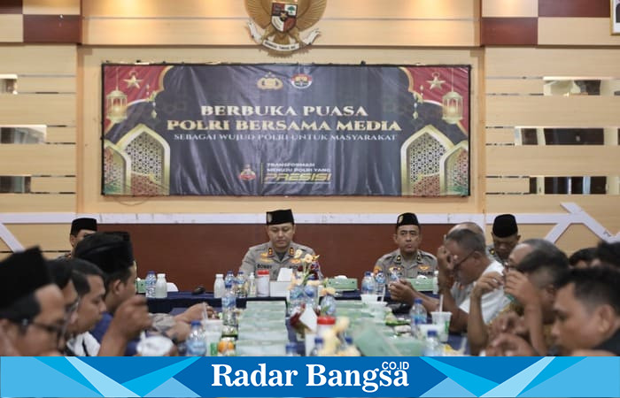 Kapolres Lamongan AKBP Bobby A. Condroputra, S.H., S.I.K., M.Si menggelar acara buka puasa bersama wartawan di Gedung SKJ Polres Lamongan (ist)