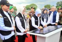 Gubernur Jawa Timur, Khofifah Indar Parawansa, meresmikan DAM Boreng yang terletak di Kelurahan Rogotrunan, Kecamatan Lumajang (hms)